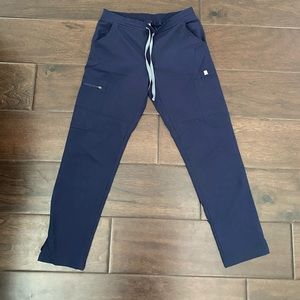 FIGS YOLA in Navy XS/P